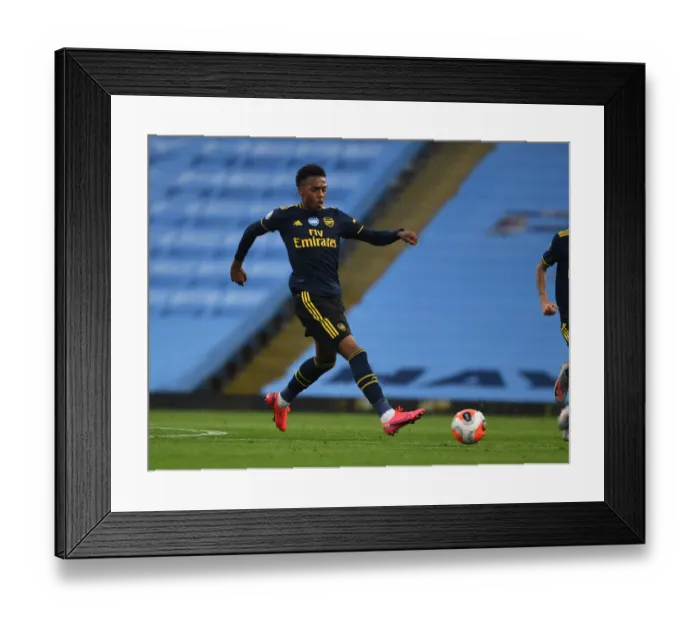 Framed Print : Joe Willock in Action: A Fighting Spirit at Etihad Stadium - Manchester City vs. Arsenal, Premier League 2019-2020 Framed Print : Joe Willock in Action: A Fighting Spirit at Etihad Stadium - Manchester City vs. Arsenal, Premier League 2019-2020