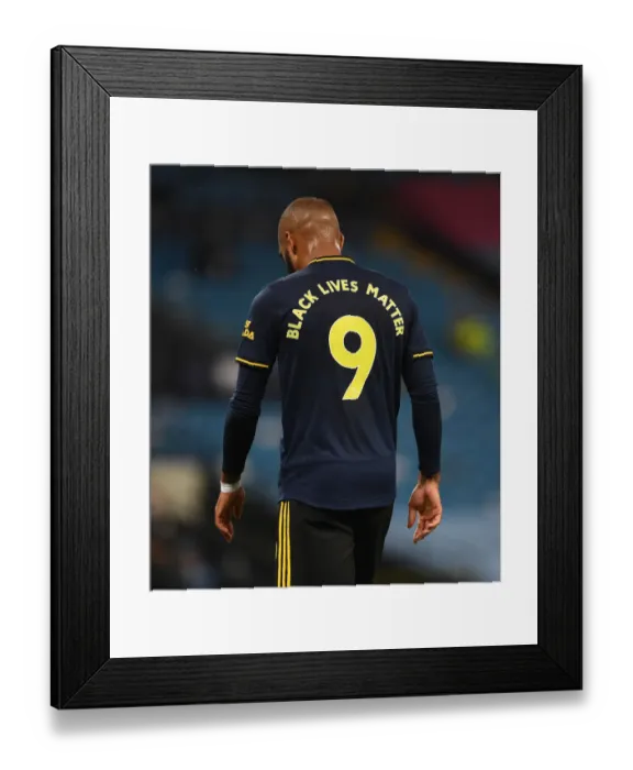 Framed Print : Arsenal's Alex Lacazette Faces Manchester City in Premier League Showdown