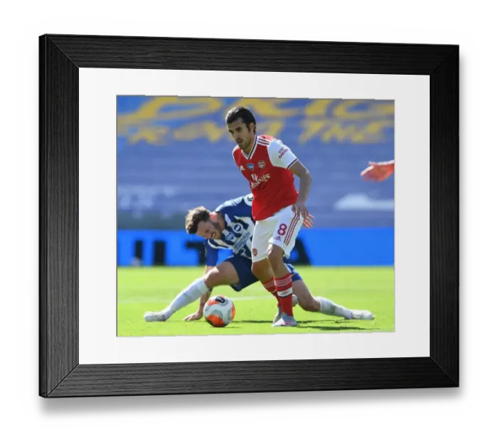 Framed Print : Empty Arms: Dani Ceballos Plays On in an Empty Arsenal Stadium (2020)