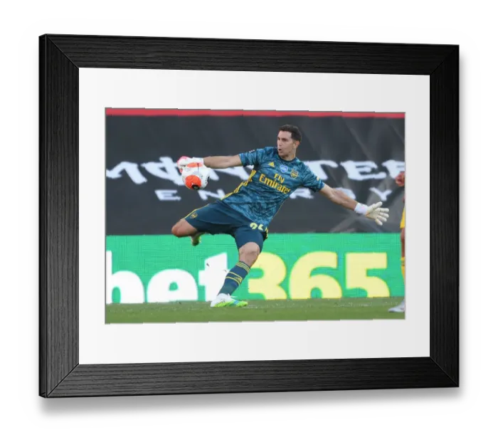Framed Print : Emiliano Martinez's Unforgettable Performance: Southampton vs. Arsenal, Premier League 2019-2020 Framed Print : Emiliano Martinez's Unforgettable Performance: Southampton vs. Arsenal, Premier League 2019-2020