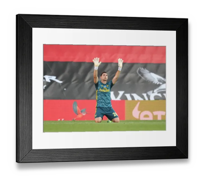 Framed Print : Emiliano Martinez: Arsenal's Unforgettable Hero in Southampton Victory (2019-20)