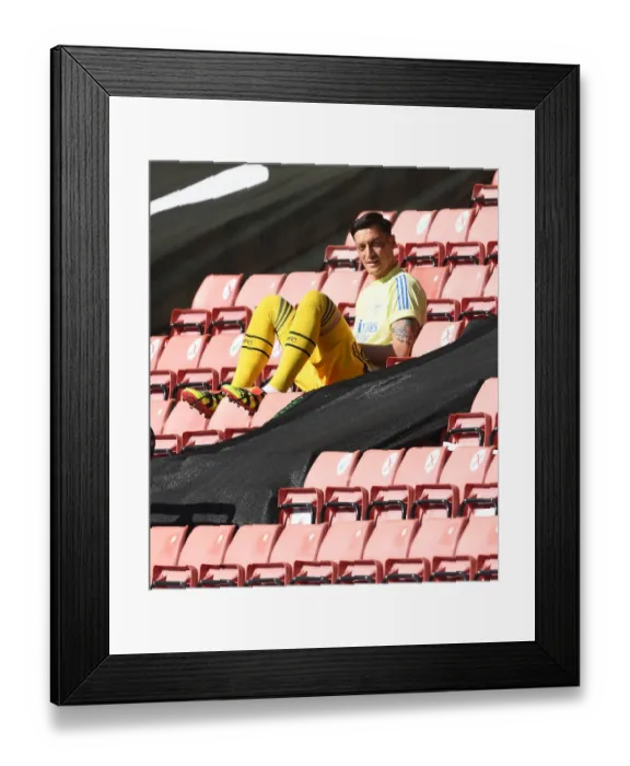 Framed Print : Mesut Ozil Substituted: Southampton vs. Arsenal, Premier League 2019-2020 Framed Print : Mesut Ozil Substituted: Southampton vs. Arsenal, Premier League 2019-2020