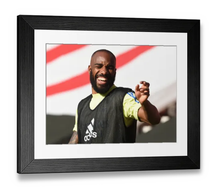 Framed Print : Arsenal's Lacazette Substituted in Southampton Showdown (2019-20 Premier League) Framed Print : Arsenal's Lacazette Substituted in Southampton Showdown (2019-20 Premier League)