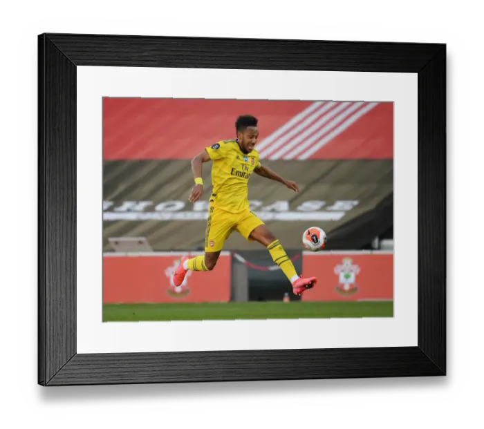 Framed Print : Aubameyang in Action: Southampton vs. Arsenal, Premier League 2019-2020