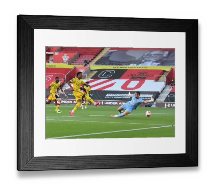 Framed Print : Southampton FC v Arsenal FC - Premier League Framed Print : Southampton FC v Arsenal FC - Premier League