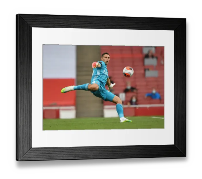 Framed Print : Emi Martinez in Action: Arsenal's Goalkeeper Shines Against Norwich City, Premier League 2019-2020 Framed Print : Emi Martinez in Action: Arsenal's Goalkeeper Shines Against Norwich City, Premier League 2019-2020