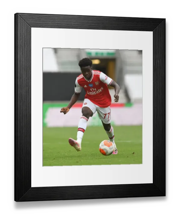 Framed Print : Bukayo Saka in Action: Wolverhampton Wanderers vs. Arsenal FC, Premier League 2019-2020