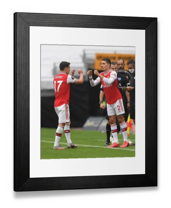 Framed Print : Arsenal's Bellerin Replaces Injured Soares Against Wolverhampton Wanderers (2019-20) Framed Print : Arsenal's Bellerin Replaces Injured Soares Against Wolverhampton Wanderers (2019-20)