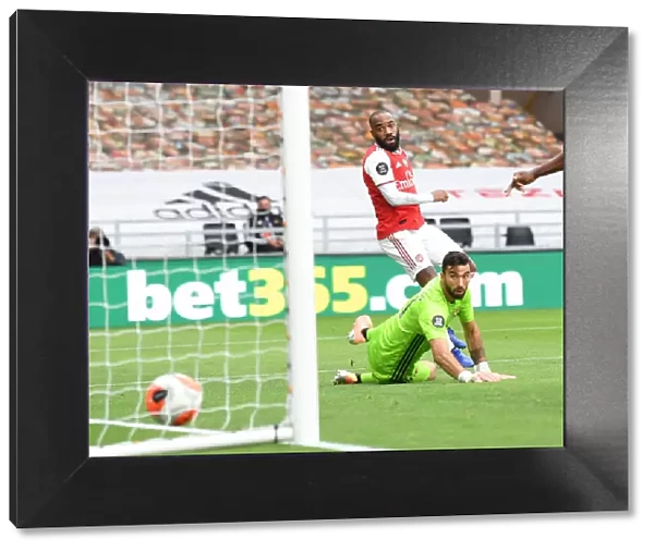 Alexandre Lacazette Scores Arsenal's Second Goal: Wolverhampton Wanderers vs Arsenal FC, Premier League 2019-2020
