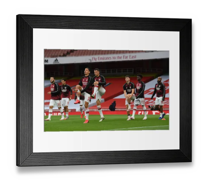 Framed Print : Arsenal's Hector Bellerin Gears Up for Arsenal v Leicester City Premier League Clash at Emirates Stadium