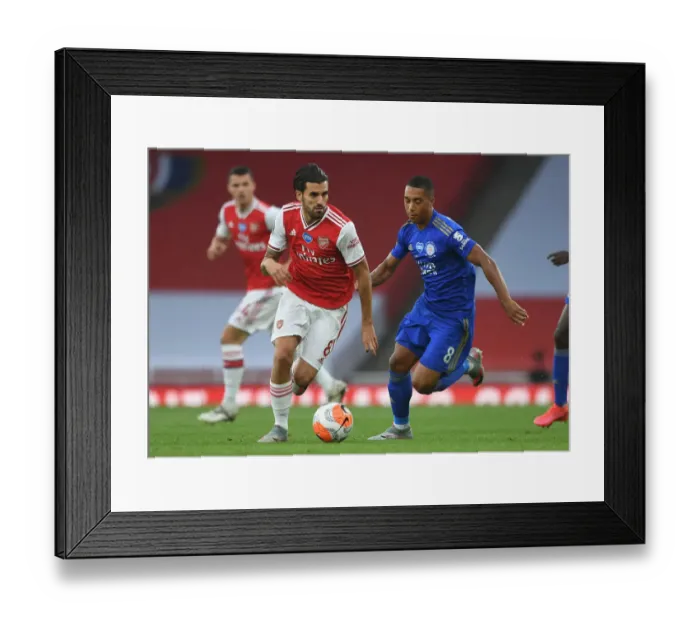 Framed Print : Arsenal vs Leicester: Ceballos vs Tielemans Battle in the Premier League (2019-20) Framed Print : Arsenal vs Leicester: Ceballos vs Tielemans Battle in the Premier League (2019-20)