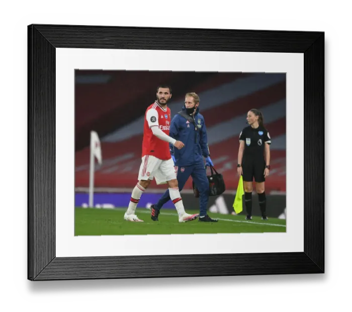 Framed Print : Arsenal's Sead Kolasinac Receives Treatment from Physio during Arsenal v Leicester City Match, 2019-2020 Framed Print : Arsenal's Sead Kolasinac Receives Treatment from Physio during Arsenal v Leicester City Match, 2019-2020