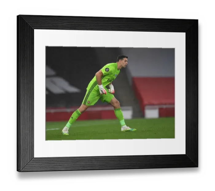 Framed Print : Arsenal's Emi Martinez in Action: A Premier League Showdown against Leicester City, 2019-2020 Framed Print : Arsenal's Emi Martinez in Action: A Premier League Showdown against Leicester City, 2019-2020