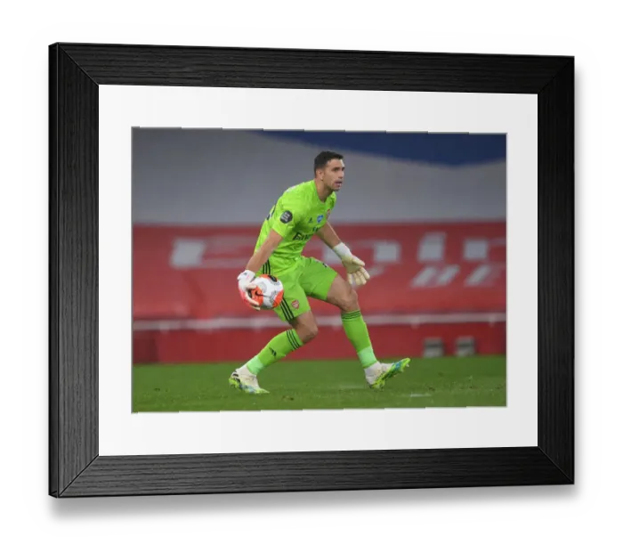 Framed Print : Arsenal's Emi Martinez in Action Against Leicester City - Premier League 2019-2020 Framed Print : Arsenal's Emi Martinez in Action Against Leicester City - Premier League 2019-2020