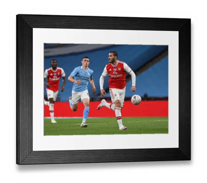 Framed Print : Arsenal's Sead Kolasinac at Wembley: FA Cup Semi-Final Battle Against Manchester City