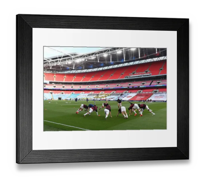 Framed Print : Arsenal vs Manchester City - FA Cup Semi-Final: Players Warm Up at Wembley Stadium