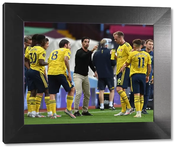 Arsenal's Mikel Arteta Gives Instructions During Aston Villa Match, Premier League 2019-2020