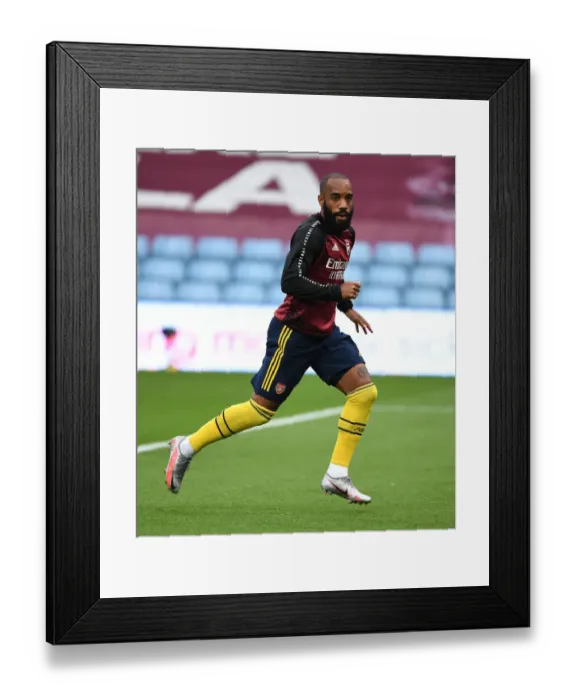 Framed Print : Arsenal's Alex Lacazette Ready for Aston Villa Clash in Premier League (2019-20) Framed Print : Arsenal's Alex Lacazette Ready for Aston Villa Clash in Premier League (2019-20)
