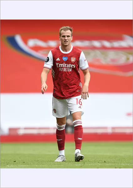 Arsenal vs. Watford: Rob Holding in Action at the Emirates Stadium (Premier League 2019-20)