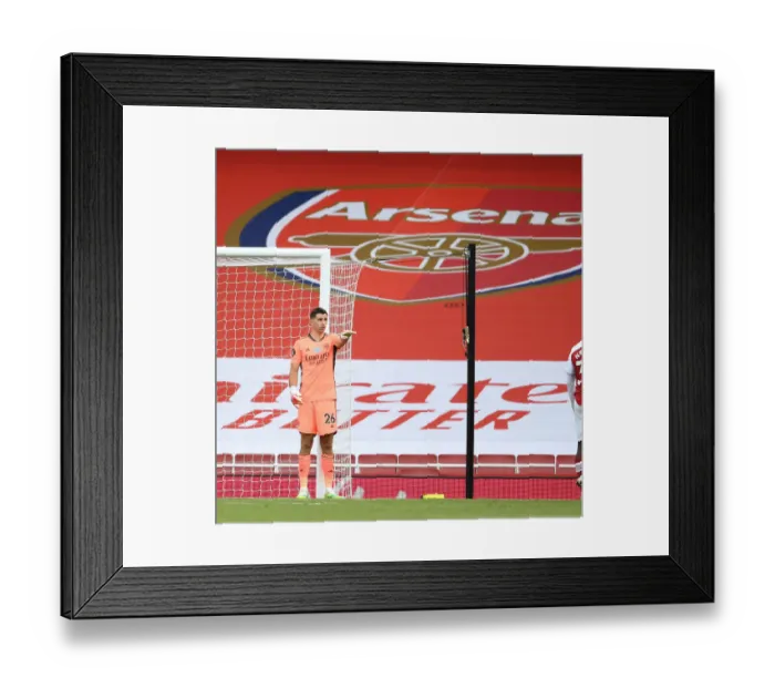 Framed Print : Arsenal's Emiliano Martinez in Action Against Watford in 2019-20 Premier League Framed Print : Arsenal's Emiliano Martinez in Action Against Watford in 2019-20 Premier League