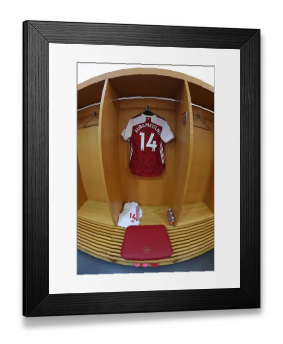 Framed Print : Behind the Scenes: Aubameyang's Pre-Match Routine at Arsenal's Changing Room (Arsenal v Watford, 2019-20)