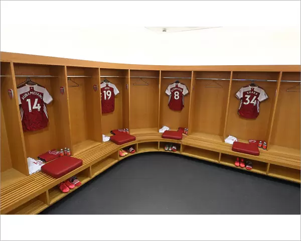 Arsenal FC: Unity and Focus - Pre-Match Huddle at Emirates Stadium (2019-20)
