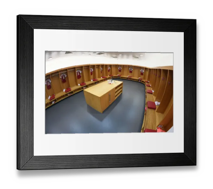 Framed Print : Arsenal FC: Pre-Match Huddle in Emirates Stadium Dressing Room vs Watford FC (2019-20)
