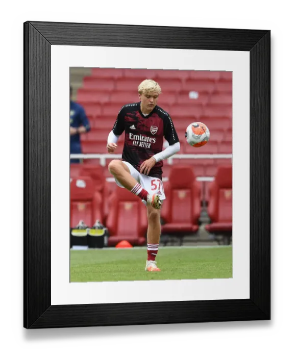 Framed Print : Arsenal FC vs. Watford: Pre-Match Moment at Emirates Stadium (2019-2020) Framed Print : Arsenal FC vs. Watford: Pre-Match Moment at Emirates Stadium (2019-2020)
