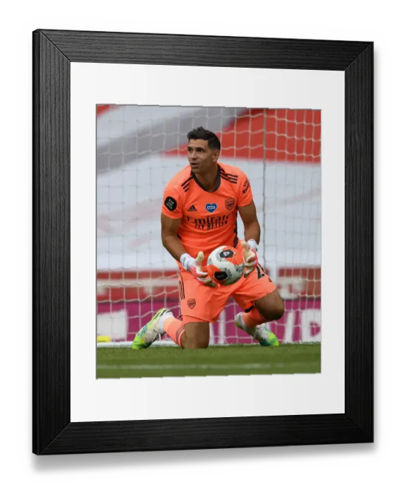 Framed Print : Emi Martinez in Action: Arsenal's Goalkeeper Shines Against Watford, 2019-20 Premier League