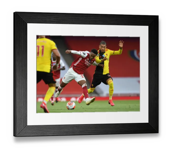 Framed Print : Arsenal vs. Watford: Joe Willock Clashes with Roberto Pereyra in Premier League Showdown