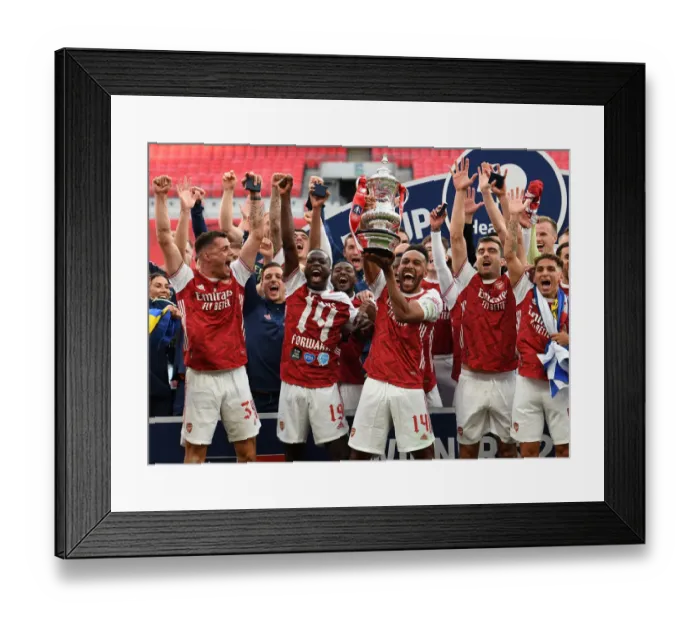 Framed Print : Arsenal's Aubameyang Lifts Empty FA Cup: Arsenal v Chelsea, 2020 (FA Cup Final)