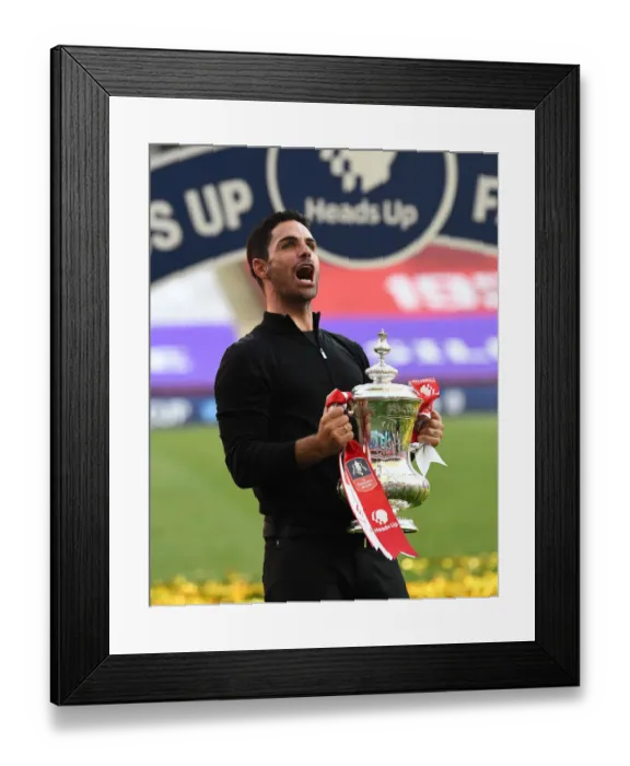 Framed Print : Mikel Arteta Lifts Empty FA Cup at Wembley: Arsenal's Historic Victory Over Chelsea in the Empty Stadium, FA Cup Final 2020