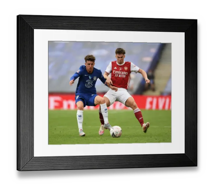 Framed Print : Arsenal vs. Chelsea FA Cup Final at Empty Wembley Stadium: A Historic Match Amidst the Coronavirus Pandemic (2020)