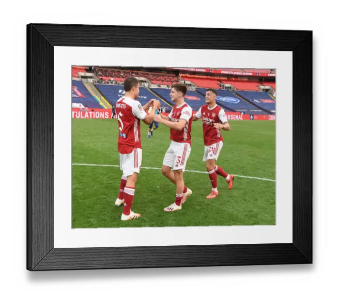 Framed Print : Arsenal vs. Chelsea FA Cup Final at Empty Wembley Stadium: A Historic Match Amidst the Coronavirus Pandemic (2020)