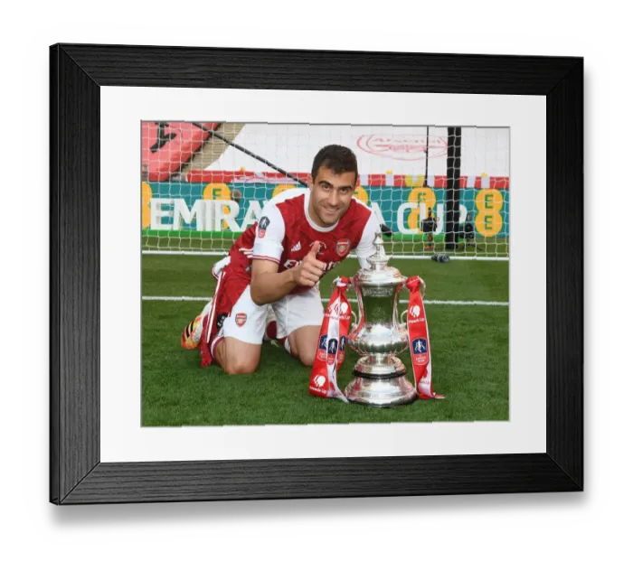 Framed Print : Arsenal Triumph at Empty FA Cup Final: 2020 Victory at Wembley