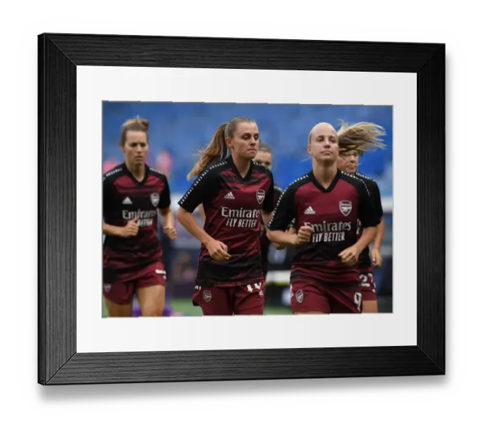 Framed Print : Arsenal Women vs Paris Saint-Germain: Showdown in the UEFA Women's Champions League Quarterfinals