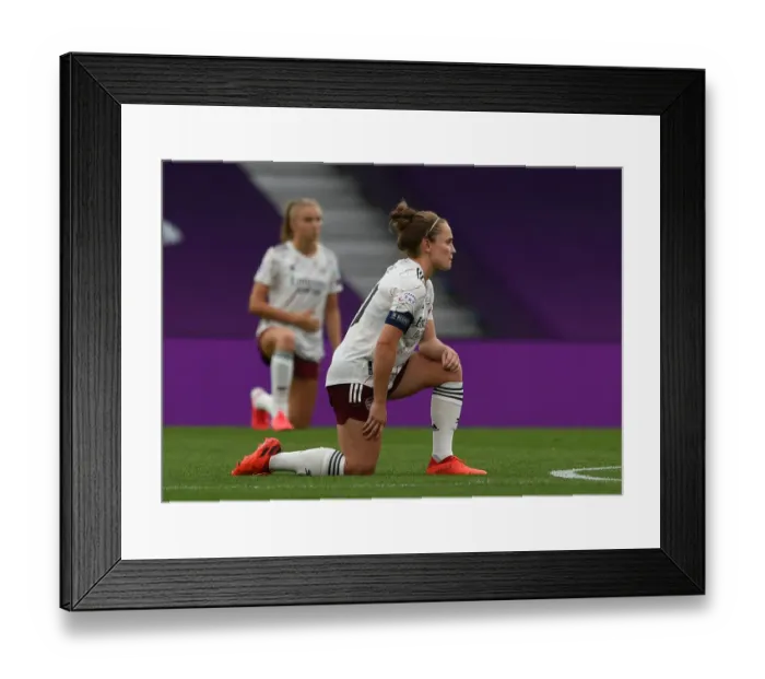 Framed Print : Arsenal's Kim Little Kneels in Solidarity: Arsenal Women vs Paris Saint-Germain, UEFA Womens Champions League Quarterfinals