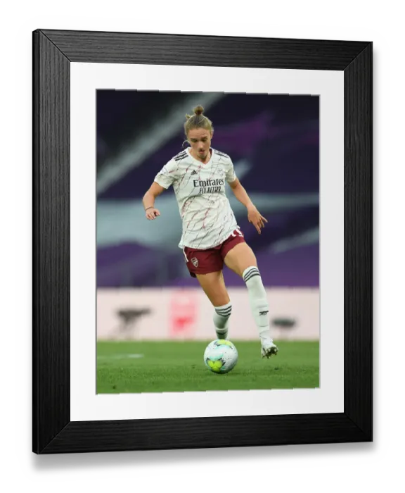 Framed Print : Arsenal's Vivianne Miedema Shines: Arsenal Women Defeat Paris Saint-Germain in UEFA Champions League Quarterfinals