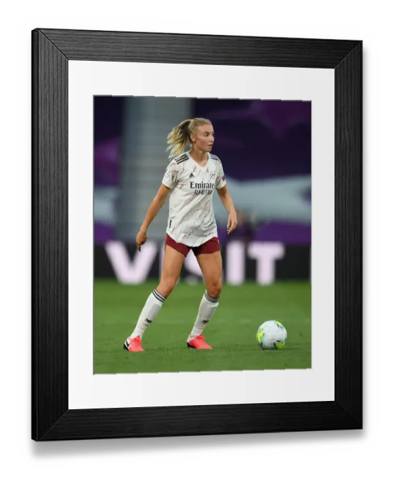 Framed Print : Arsenal Women vs Paris Saint-Germain: UEFA Women's Champions League Quarterfinal Showdown