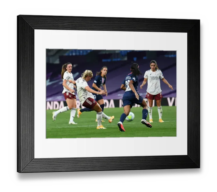Framed Print : Arsenal's Beth Mead Scores Dramatic Goal against Paris Saint-Germain in UEFA Women's Champions League Quarterfinal