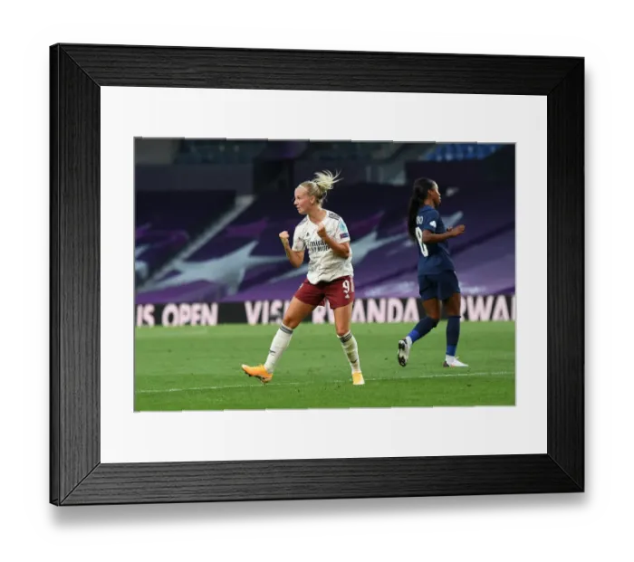 Framed Print : Arsenal's Beth Mead Scores in UEFA Women's Champions League Quarterfinal Against Paris Saint-Germain
