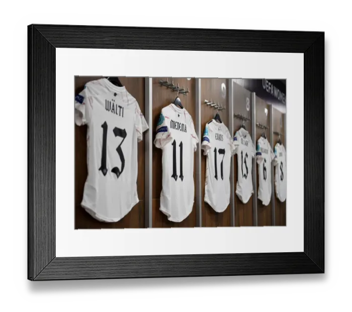 Framed Print : Arsenal Women Prepare for UEFA Champions League Quarterfinal Showdown Against Paris Saint-Germain