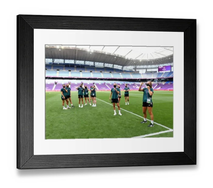 Framed Print : Arsenal Women vs Paris Saint-Germain: UEFA Women's Champions League Quarterfinal Showdown Framed Print : Arsenal Women vs Paris Saint-Germain: UEFA Women's Champions League Quarterfinal Showdown
