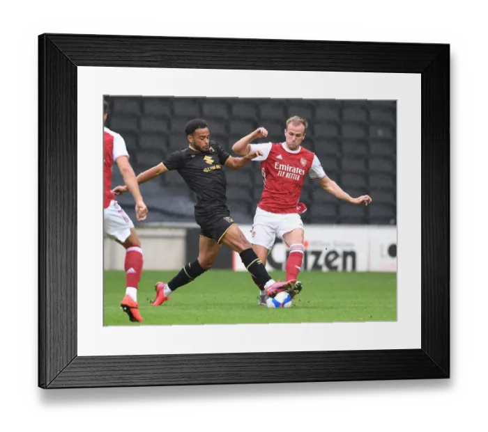 Framed Print : Arsenal vs MK Dons: Pre-Season Clash, 2020-21 Framed Print : Arsenal vs MK Dons: Pre-Season Clash, 2020-21