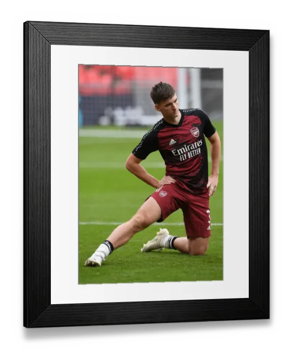 Framed Print : Arsenal's Kieran Tierney Gears Up for Arsenal v Liverpool: FA Community Shield 2020-21