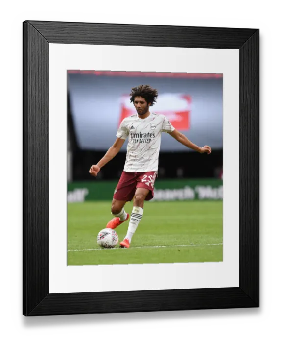 Framed Print : Arsenal's Mohamed Elneny in Action against Liverpool in the FA Community Shield 2020-21 Framed Print : Arsenal's Mohamed Elneny in Action against Liverpool in the FA Community Shield 2020-21