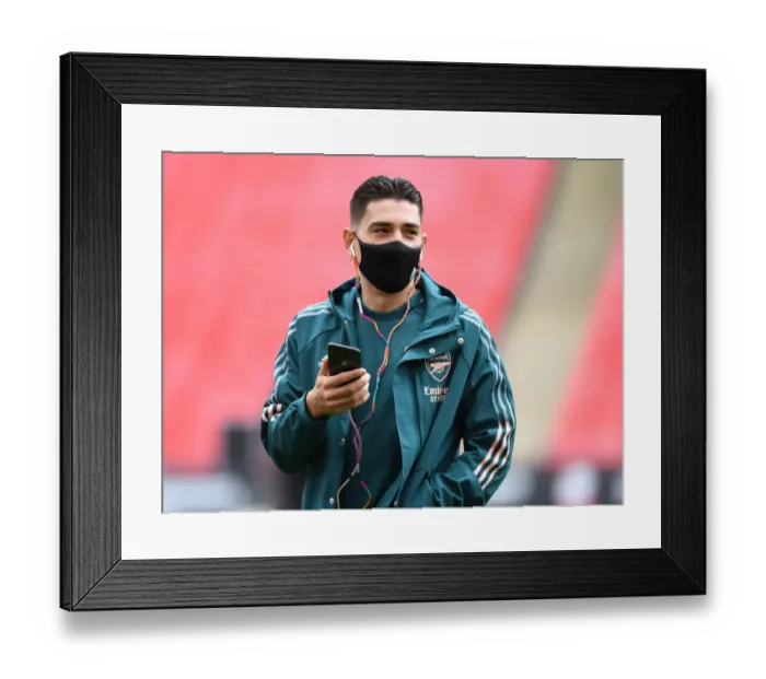 Framed Print : Arsenal vs Liverpool: FA Community Shield Showdown at Wembley (2020-21)