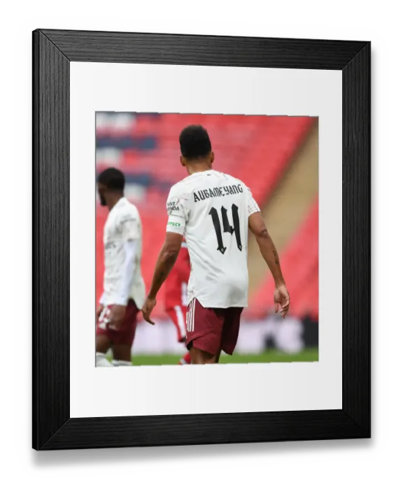 Framed Print : Arsenal vs Liverpool: FA Community Shield Clash at Wembley (2020-21) Framed Print : Arsenal vs Liverpool: FA Community Shield Clash at Wembley (2020-21)