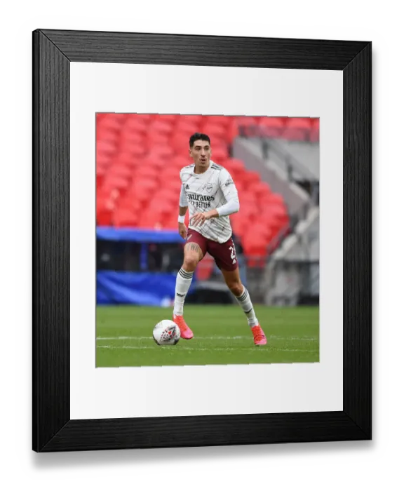 Framed Print : Arsenal vs. Liverpool: FA Community Shield Clash at Wembley (2020-21)