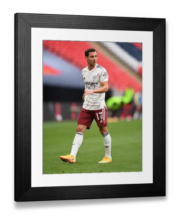 Framed Print : Arsenal vs Liverpool: FA Community Shield Clash at Wembley (2020-21) Framed Print : Arsenal vs Liverpool: FA Community Shield Clash at Wembley (2020-21)